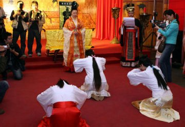 古代女子成人仪式重现西安