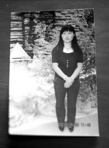女子坠坑烫伤身亡续：警方将追究责任方刑责