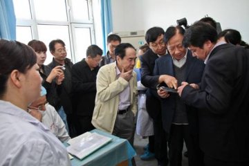 侯云德、赵铠院士一行现场督导新疆脊灰输入疫情的应对工作