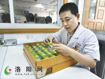精神科男护士：守护特殊病人的天使