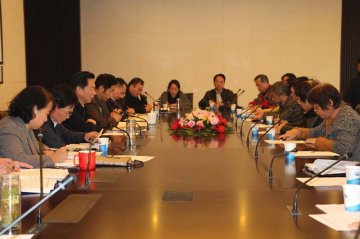 我校召开高级职称教师代表座谈会
