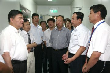 陈竺部长视察鄂尔多斯市强调：卫生事业发展要有前瞻意识