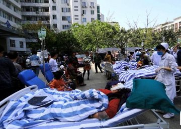 聚焦四川雅安地震医疗救治现场