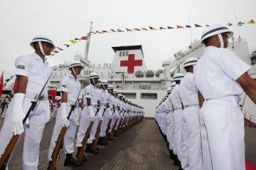 和平方舟医院船抵达孟加拉国