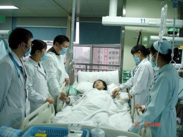 大坪医院成功救治一名呼吸衰竭合并产后出血的危重产妇