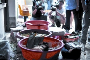 黑粽子窝点滥加甜蜜素提味
