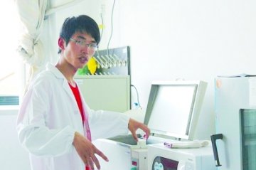 大学生自制皮革老酸奶