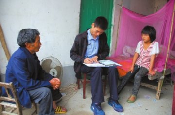 10孩超生家庭被劝返邳州老家