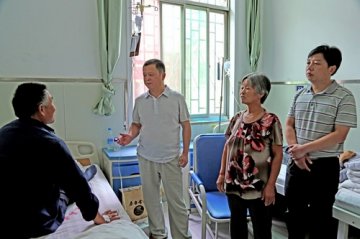 陕西大荔县城乡医疗救助“一站式”服务上下延伸方便了困难群众就医