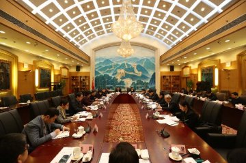 全国人大常委会吉炳轩副委员长一行来我委调研农村卫生工作