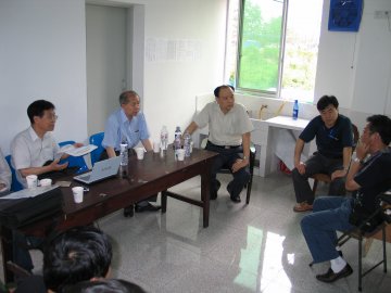 5月28日中午，中央国家机关工委副书记黄燕明同志视察绵竹卫生防疫工作