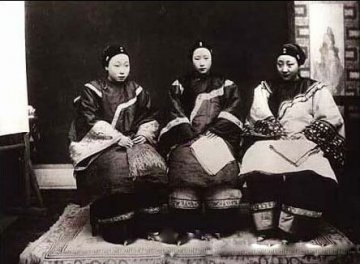 古代妇女裹足的真正原因：竟是因为性感