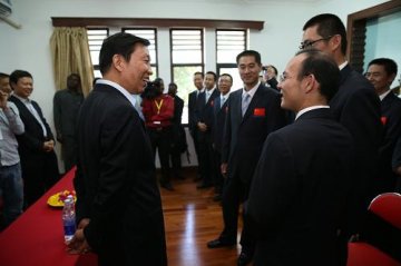 李源潮看望中国援桑给巴尔医疗队