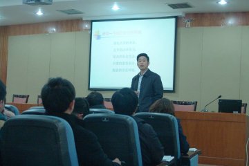 我校召开新学期学生工作专题会议