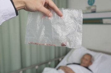 出汗多喝水少，容易输尿管结石