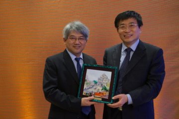国家中医药管理局副局长于文明率团赴澳门参加中药质量研究与创新药物研究高峰论坛