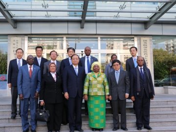 王国强副主任会见非盟委员会主席祖马