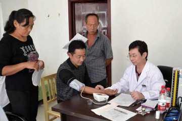 “善行河北”医疗服务到容城