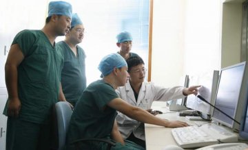 四川医生在哈度中秋