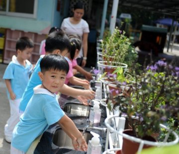 深港跨境学童奔波生活