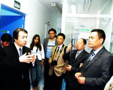 省局吴宁一副局长一行考察巴西药品市场监管情况