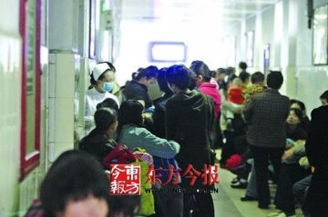患者排队等待时猝死医院 家属质疑检查项目过多