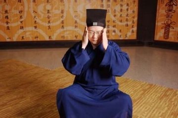 李一辞去全部道教协会职务 绍龙观暂停收费项目
