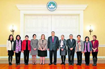 崔世安晤国际护士会主席