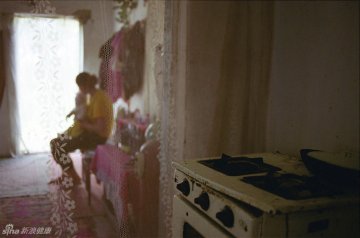 11.Maria逃脱性奴役生下孩子后被丈夫抛弃