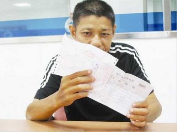 男子患尿毒症无钱医治 欲卖儿女换肾