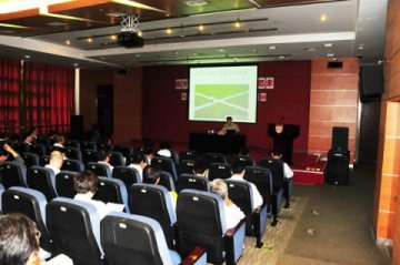 医学：站在十字路口上的思考--俞吾金教授与华山员工谈谈对医学的哲学思考