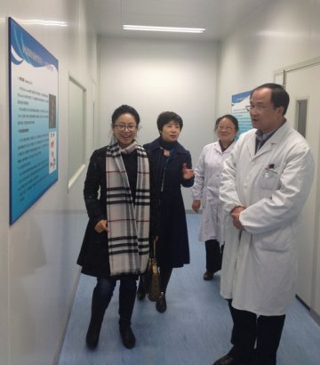 彭宇竹副局长考察市胸科医院生物诊疗中心