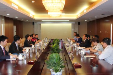 吴浈会见香港食物及卫生局局长高永文