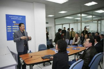 北京市政协委员到我中心调研工作