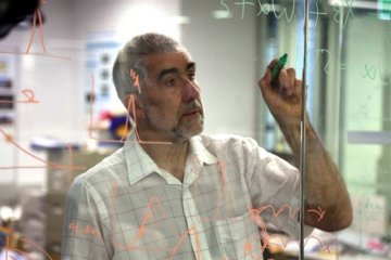 澳大利亚数学家获总理科学奖 曾用数学办案治病