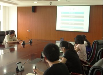 加强内部合作交流，推动学习型团队建设