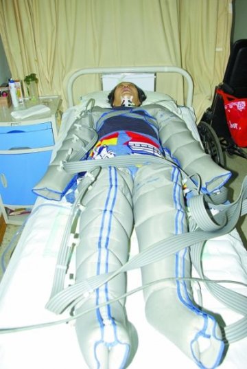 老人在医院治疗手腕后昏迷 家属索赔200余万