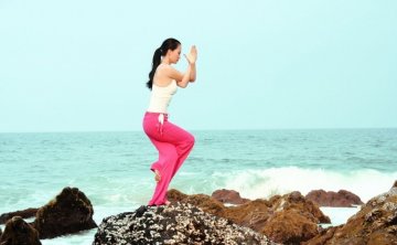 母其弥雅领衔千人瑜伽 瘦西湖畔的“美人瑜伽”