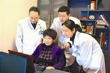 成都军区总持续关爱5名地震伤员