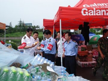 重庆市赴川卫生监督员在灾区开展食品、饮水卫生监督指导工作
