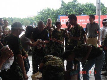 中心第十七、十八批抗震救灾防病队伍顺利换防