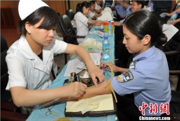 杭州公安组织235警员献血5万毫升