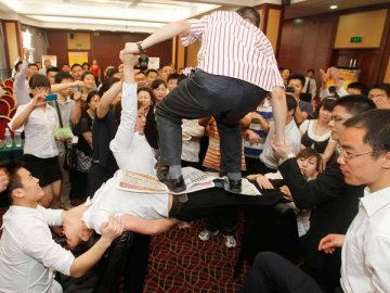 现场揭秘神奇的催眠术
