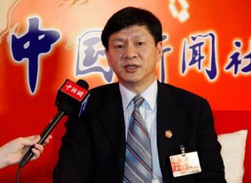 陈仲强委员建议：村医由乡镇医院派遣 纳入培训