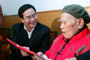 国医大师班秀文：劳逸动静 持之以恒
