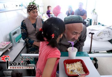 夫妇抚养弃婴10年举债为其治病