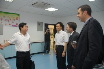 美国加州大学洛杉矶分校综合医院系统高层领导来我校附属一院院访问交流
