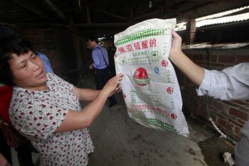 广西工厂使用违禁化学品亮白竹筷 揭亮白黑幕