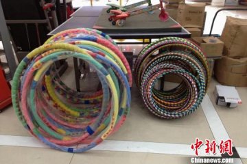 西安街头又见“呼啦风情” 内藏隐患惹人忧