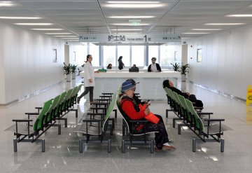 南京一家医院新大楼宛若星级酒店